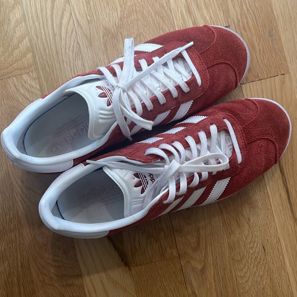 Adidas burgundy gazelle sneakers - Picture 2 of 3